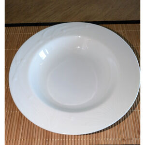 Mikasa Studio Nova Bamboo White M2050 Rim Serving Bowl 10.25" Fine China